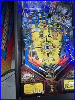 Pirates of the Carribean Pinball Machine Stern Free Shipping LEDS