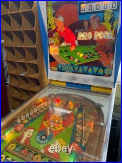 RARE VINTAGE Gottlieb's Pro Pool Pinball Machine POWERS ON