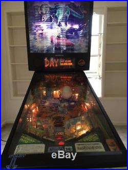 SEGA Classic 1997 Lost World Jurassic Park Pinball Machine