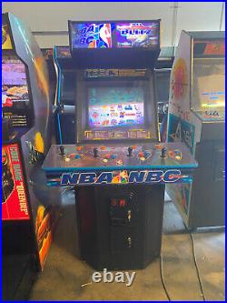 SHOWTIME/BLITZ ARCADE MACHINE by MIDWAY 2000 (Excellent Condition)