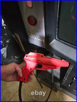 STAR TREK VOYAGER DELUXE ARCADE MACHINE by TEAM PLAY 2002