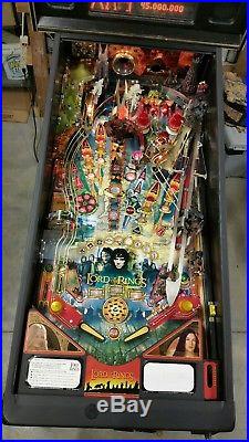 STERN Lord Of The Rings Pinball Machine
