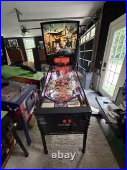 Sega Starship Troopers Pinball Machine 1997- Rare 3 lower flippers & Mechs