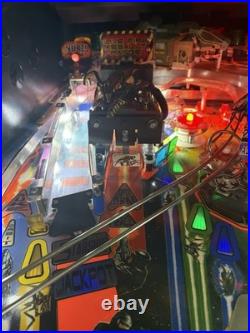 Sega Starship Troopers Pinball Machine 1997- Rare 3 lower flippers & Mechs Sega Starship Troopers Pinball Machine 1997- Rare 3 lower flippers & Mechs