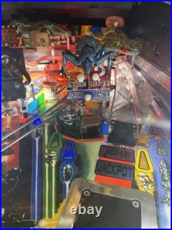 Sega Starship Troopers Pinball Machine 1997- Rare 3 lower flippers & Mechs