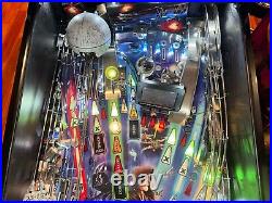 Star Wars Limited Edition Pinball Machine Orange County Pinballs R2-D2 Topper