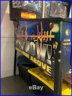 Starship Troopers Pinball Machine SEGA Excellent Condition Mint