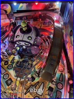 Stern Foo Fighters Limited Edition Pinball Machine Stern Dealer Le