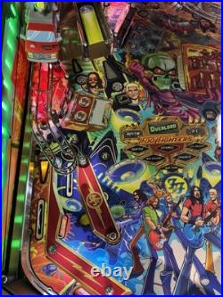 Stern Foo Fighters Limited Edition Pinball Machine Stern Dealer Le