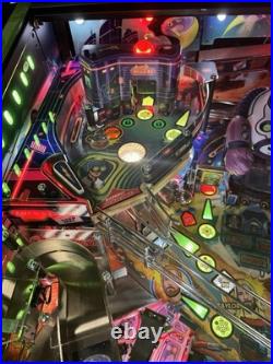 Stern Foo Fighters Limited Edition Pinball Machine Stern Dealer Le