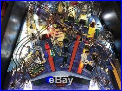 Stern Independence Day Pinball Machine Will Smith Aliens 1996 Leds