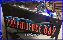 Stern Independence Day Pinball Machine Will Smith Aliens 1996 Leds