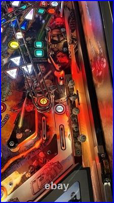 Stern Mandalorian Limited Edition Pinball Machine Loaded Topper Le 2021