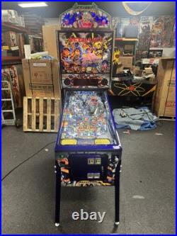 Stern Metallica Pro Edition Pinball Machine Stern Dealer One Of A Kind Beauty