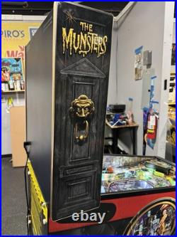 Stern Munsters Limited Edition Le Pinball Machine Stern Dealer Plays Great Stern Munsters Limited Edition Le Pinball Machine Stern Dealer Plays Great