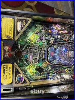 Stern Munsters Limited Edition Pinball Machine