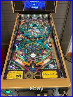Stern The Beatles pinball & Smart Industries Classic Crane claw with prizes
