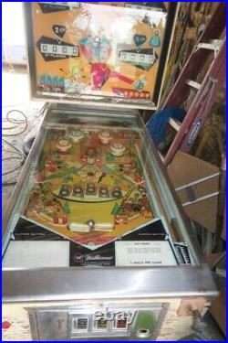 Student Prince Williams Pinball Machine Needs Tune UP & some artwork