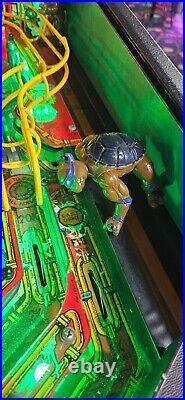 TEENAGE MUTANT NINJA TURTLES Pinball Machine Data East 1991 3529 TEENAGE MUTANT NINJA TURTLES Pinball Machine Data East 1991 3529