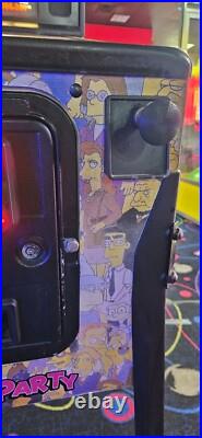 THE SIMPSONS PINBALL PARTY Pinball Machine Stern 2003 2432 THE SIMPSONS PINBALL PARTY Pinball Machine Stern 2003 2432