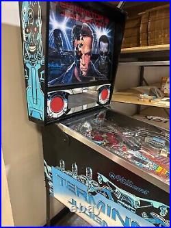 Terminator 2 Pinball Machine Arnold Schwarzenegger By Williams