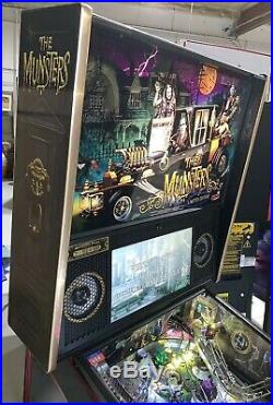The Munsters Limited Edition Pinball Machine Stern 1 of 600 Worldwide Rare