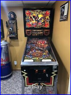 Williams BLACK KNIGHT 2000 Pinball Machine Rare Collector Man cave Must Have
