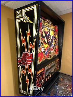 Williams BLACK KNIGHT 2000 Pinball Machine Rare Collector Man cave Must Have