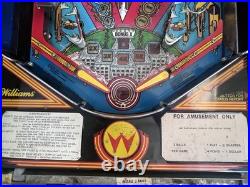 Williams Earthshaker Pinball Machine LEDs. Works Great Plays Great Home Usage