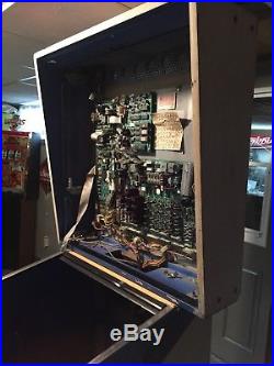 Williams SAMPLE Funhouse semi project pinball machine. Needs cabinet art done